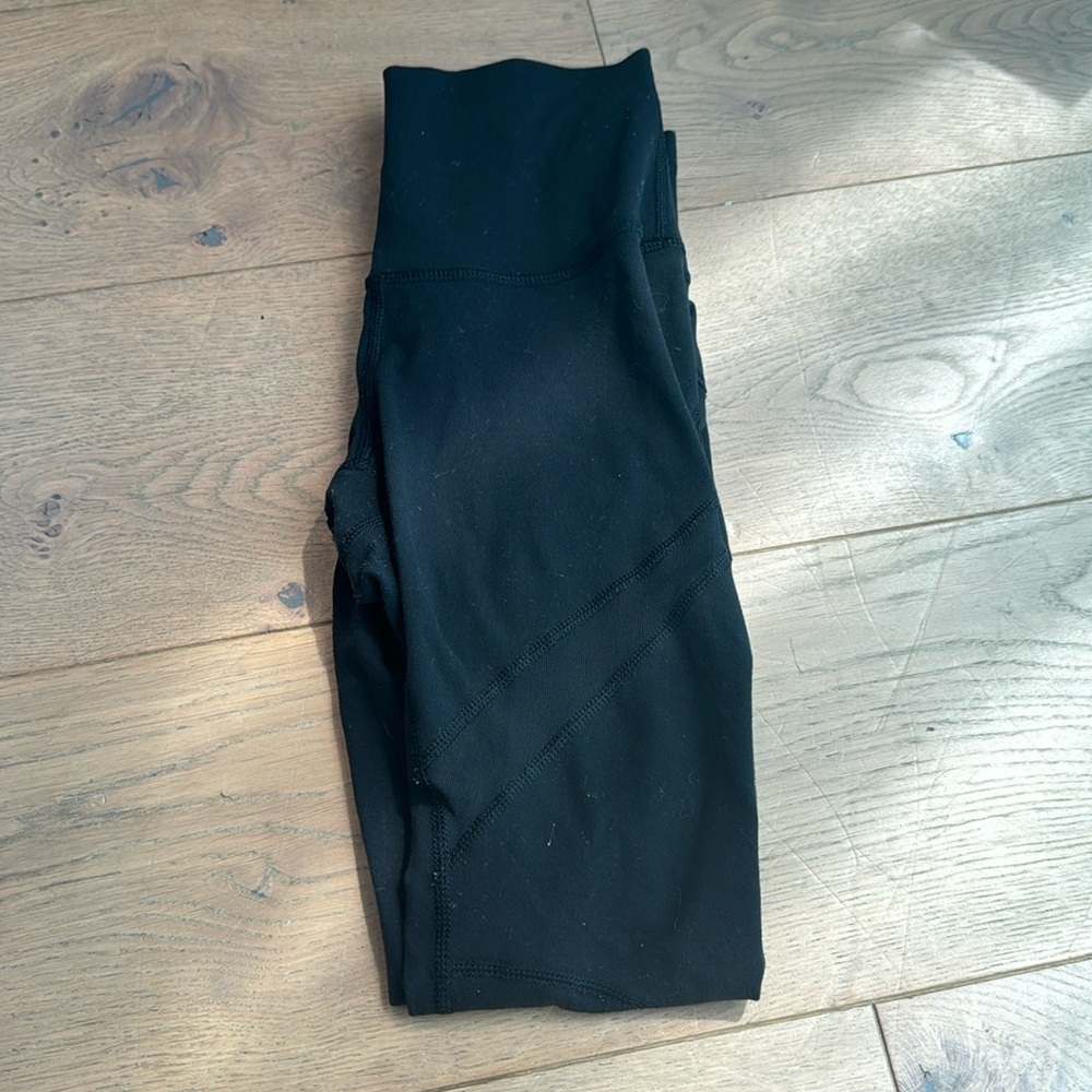 black and mesh lululemon leggings